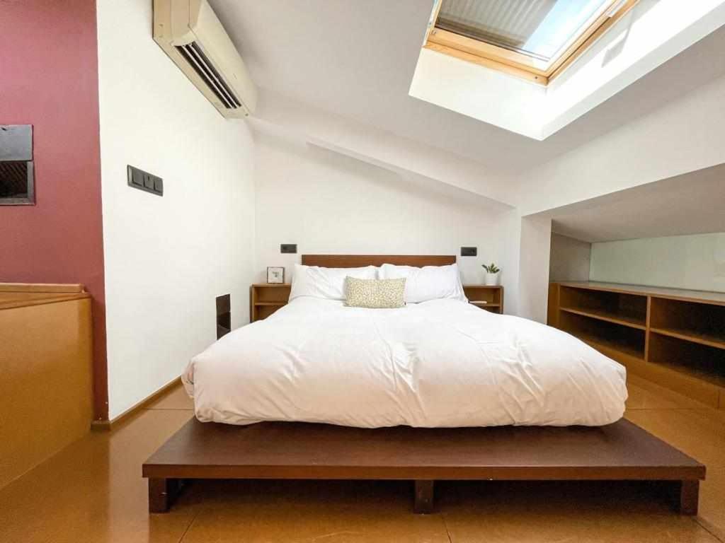 Loft Cort Reial Atico In The Heart Of The Old Town Apartment Херона Екстериор снимка