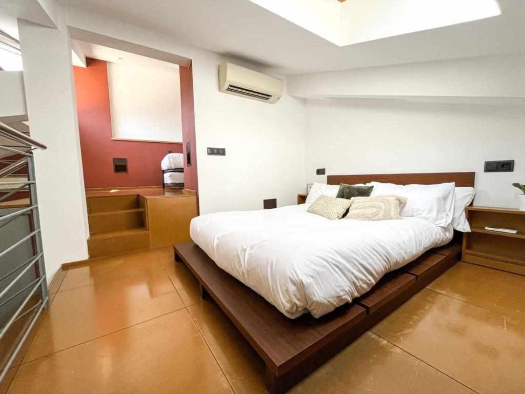 Loft Cort Reial Atico In The Heart Of The Old Town Apartment Херона Екстериор снимка
